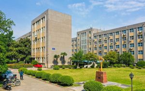 上海高考多少分能考上浙江中醫(yī)藥大學(xué)？附2022-2024年最低錄取分?jǐn)?shù)線